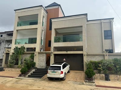 EXCEPTIONNEL : UNE VILLA TRIPLEX HAUT STANDING DISPONIBLE À ANGRÉ NOUVEAU CHU