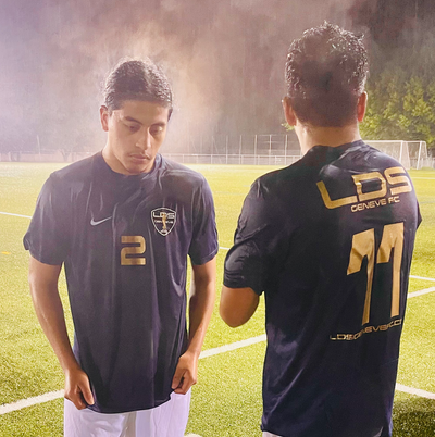 Les lds s'inclinent sèchement...