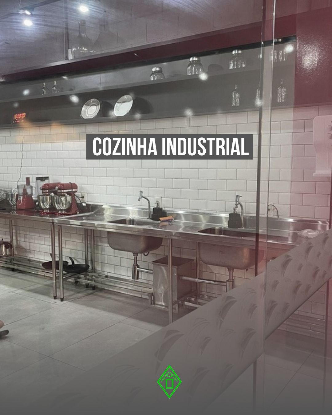 MESA COM CUBA EM AÇO INOX