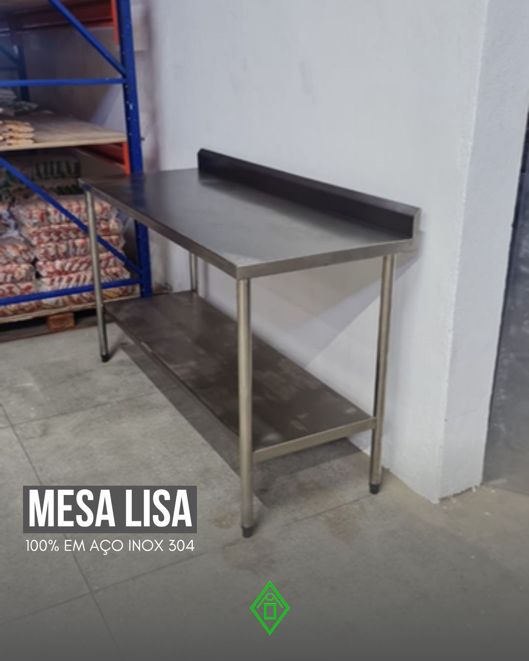 MESA LISA EM AÇO INOX