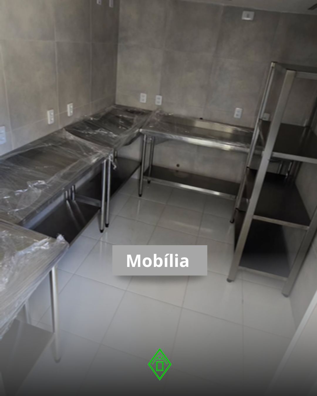 MESA LISA EM AÇO INOX
