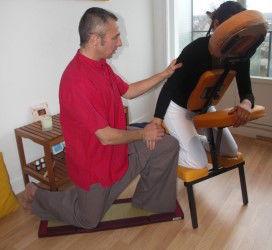 SHIATSU SUR CHAISE ERGONOMIQUE