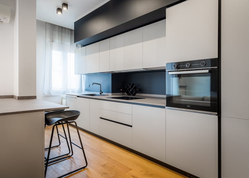 Ogni ristrutturazione inizia con un cambiamento che è avvenuto dentro di te ancora prima di pensare alla tua nuova casa. Se gli ambienti che vivi non ti rispecchiano più oppure i tuoi gusti sono cambiati con il tempo, questo è il servizio adatto a te