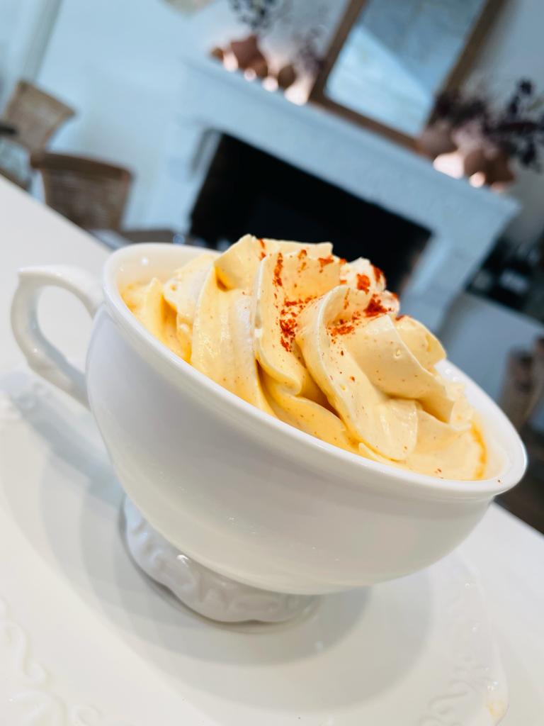 Le cappuccino de butternut, mousse et poussière de cèpes