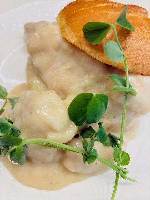 La brioche à la reine, ris de veau et chapon