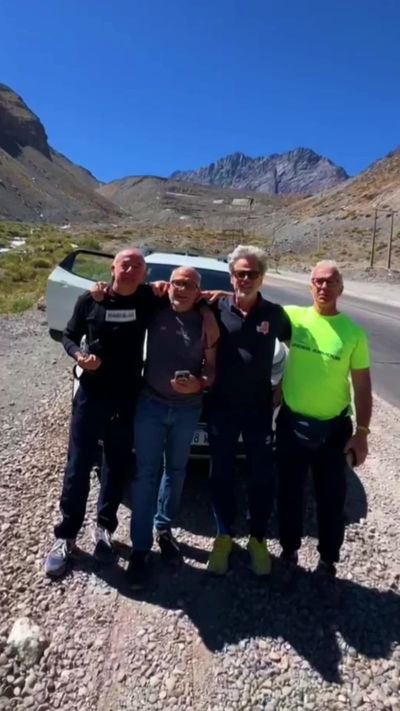 Cruce fronterizo con turistas