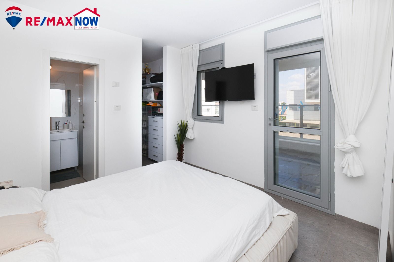 2 מרפסות שמש ( 33 מ'!) - מחיר שיווק 3,080,000 ש"ח