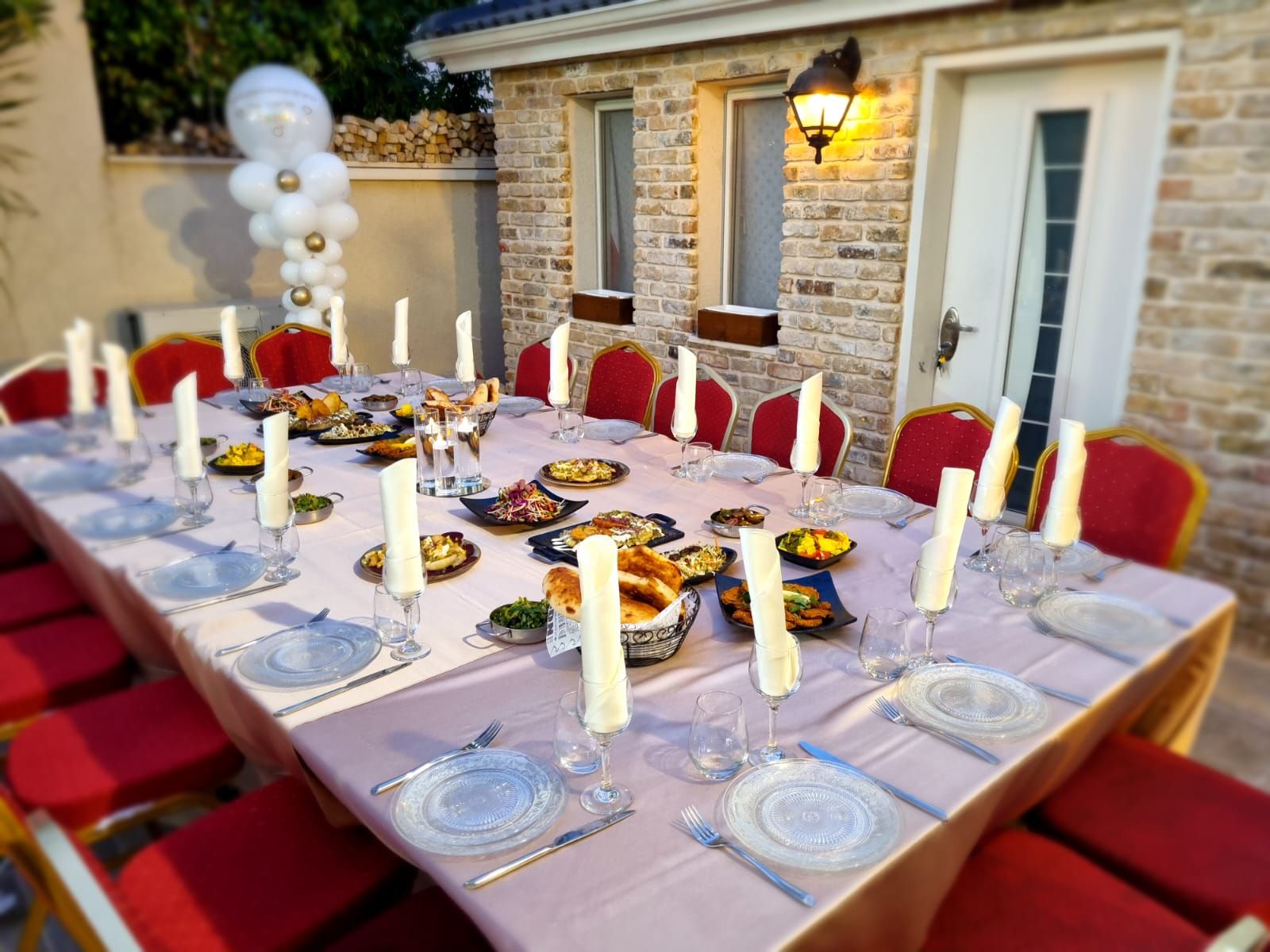 קייטרינג או שף פרטי – מה באמת ההבדל ואיך בוחרים נכון?