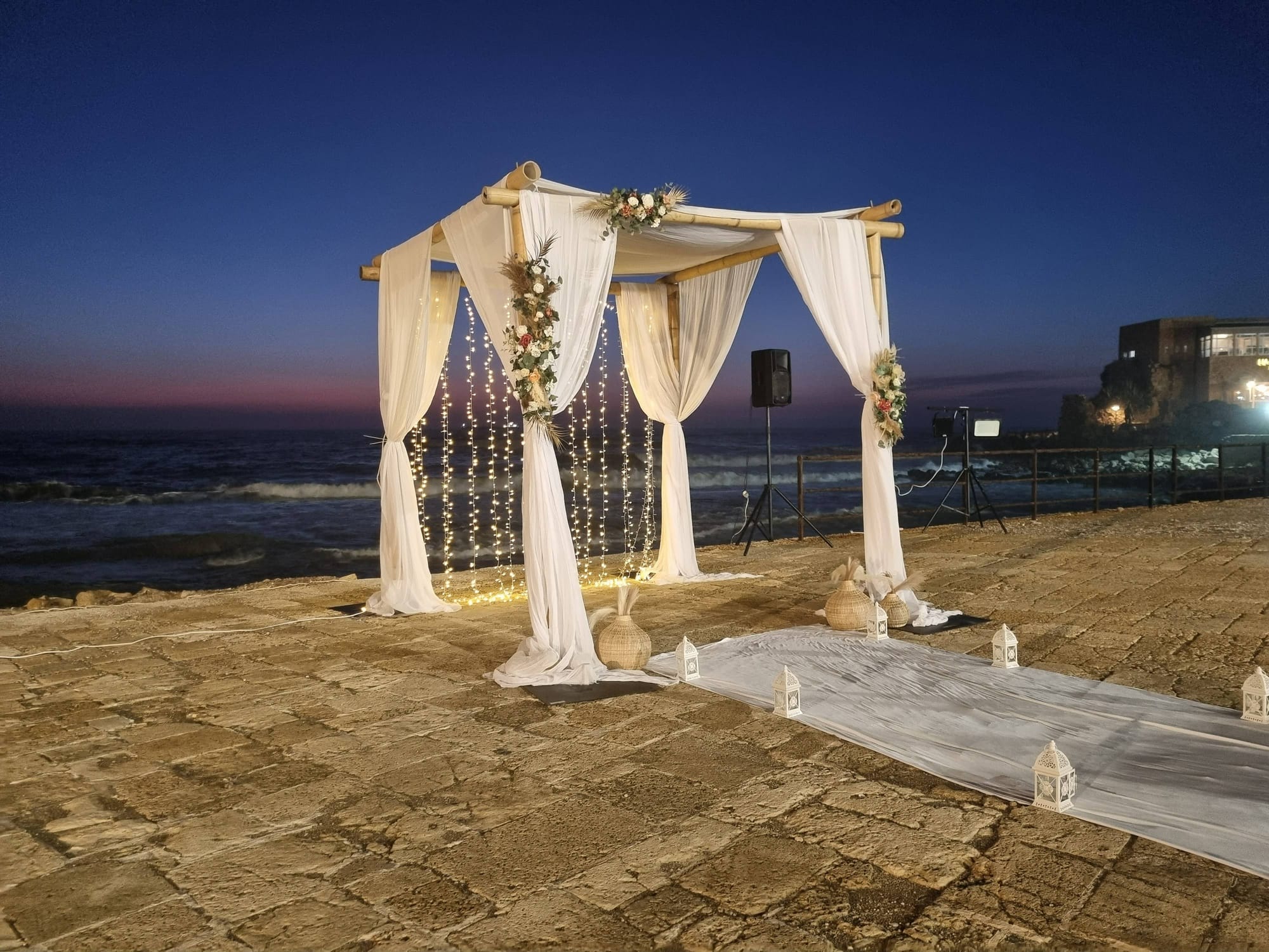 חופת במבוק לחתונות: המדריך המלא לעיצוב חופה טבעית ומרגשת