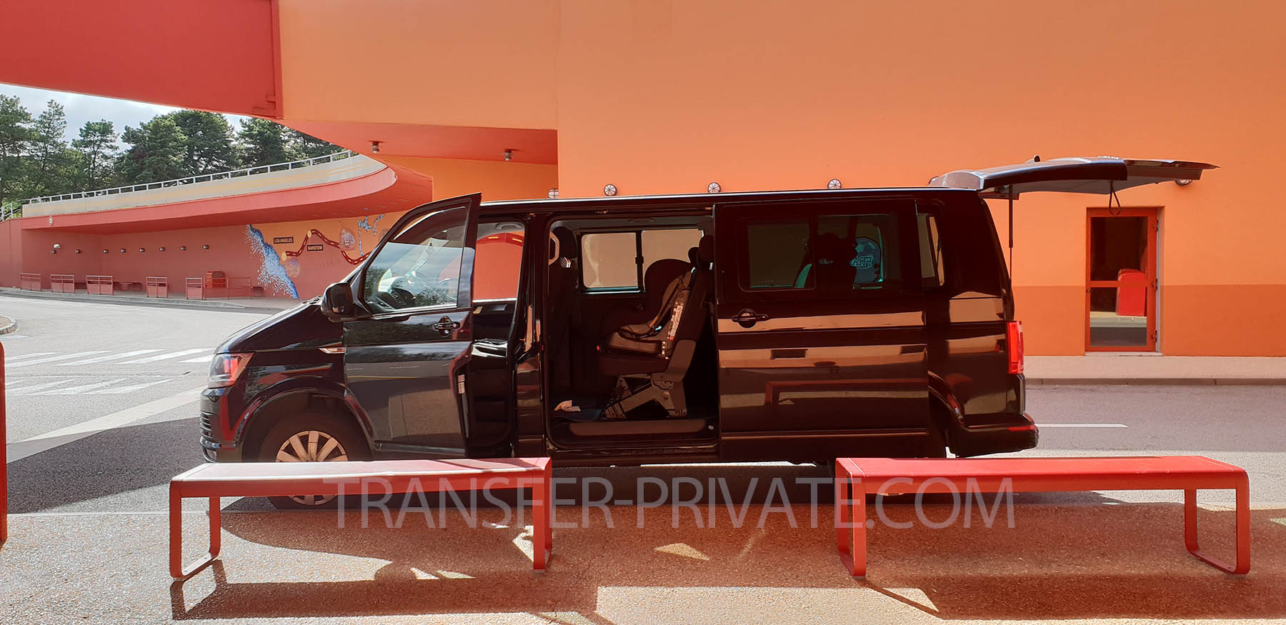 Private Transfer CDG to Disney with Baby Seats