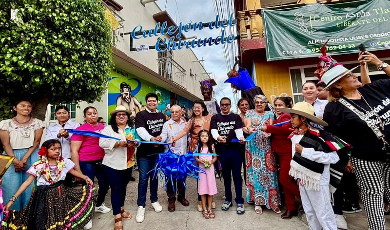 Autoridad municipal inaugura murales del concurso “Pintemos el callejón del Chirundo” en Huajuapan.