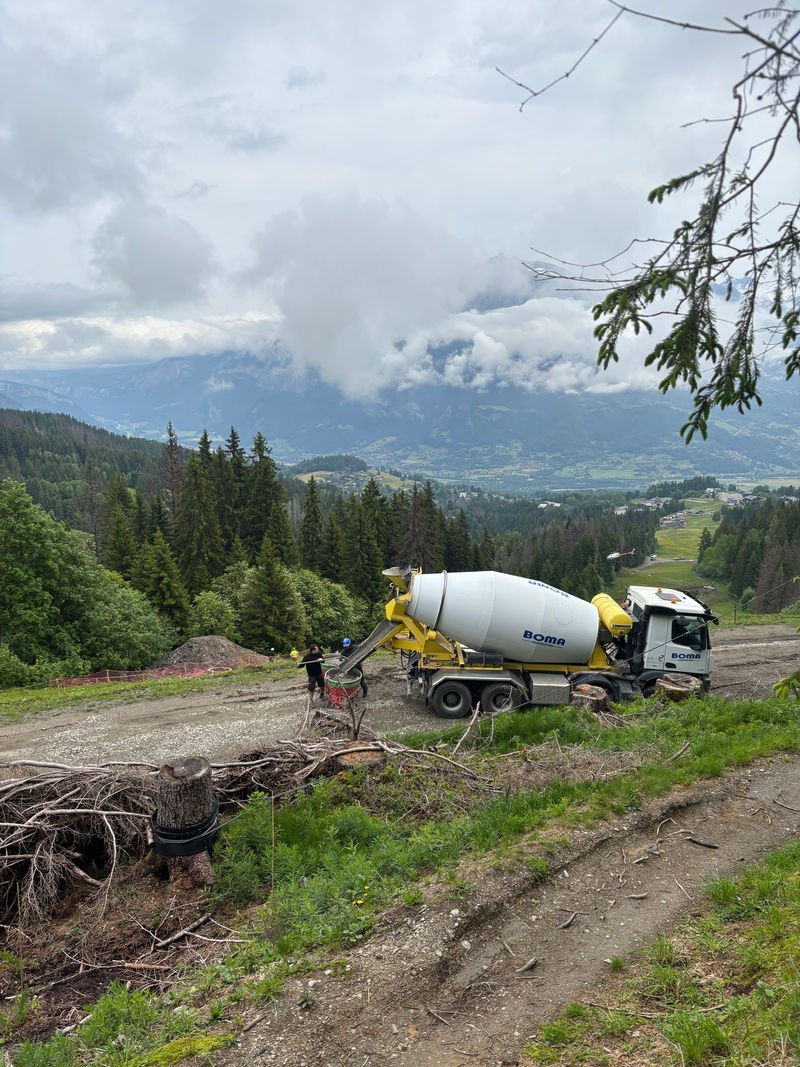 Gare G2 - Massifs pylônes Télécabine Beauregard 