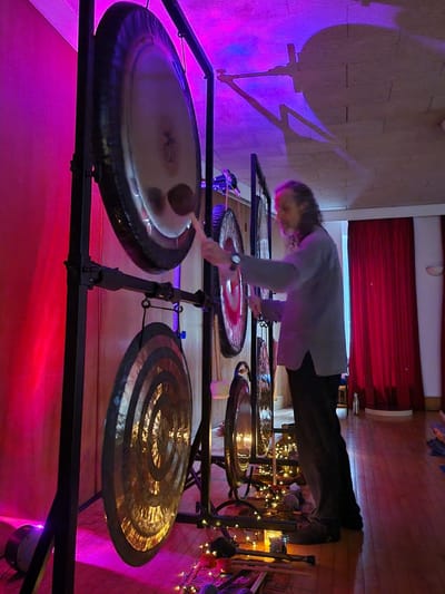 The gong bath image