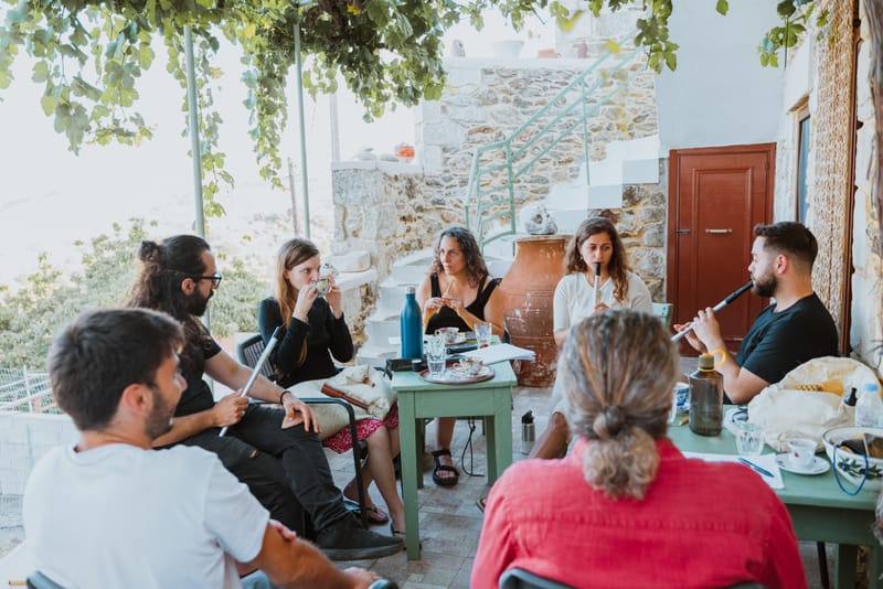 Η ΑΣΚΟΜΑΝΤΟΥΡΑ ΚΑΙ ΤΟ ΘΙΑΜΠΟΛΙ ΣΤΗΝ ΚΡΗΤΗ