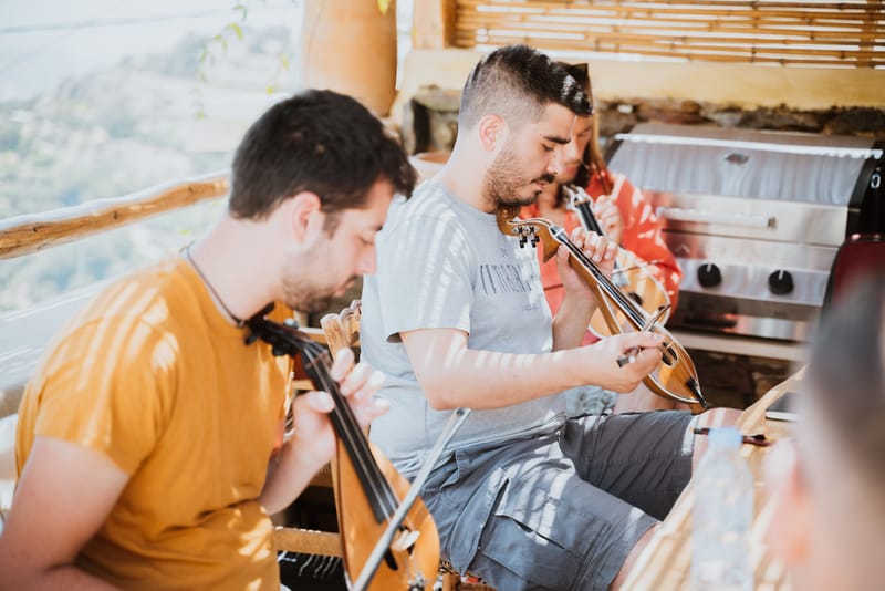 ΚΡΗΤΙΚΗ ΛΥΡΑ: ΕΞΑΣΚΗΣΗ ΣΤΗ ΜΕΛΕΤΗ