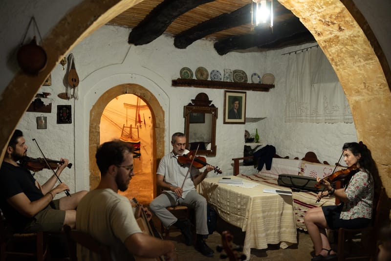 ΟΙ ΣΤΕΙΑΚΕΣ ΚΟΝΤΥΛΙΕΣ ΚΑΙ ΟΙ ΙΔΙΑΙΤΕΡΟΤΗΤΕΣ ΤΟΥΣ