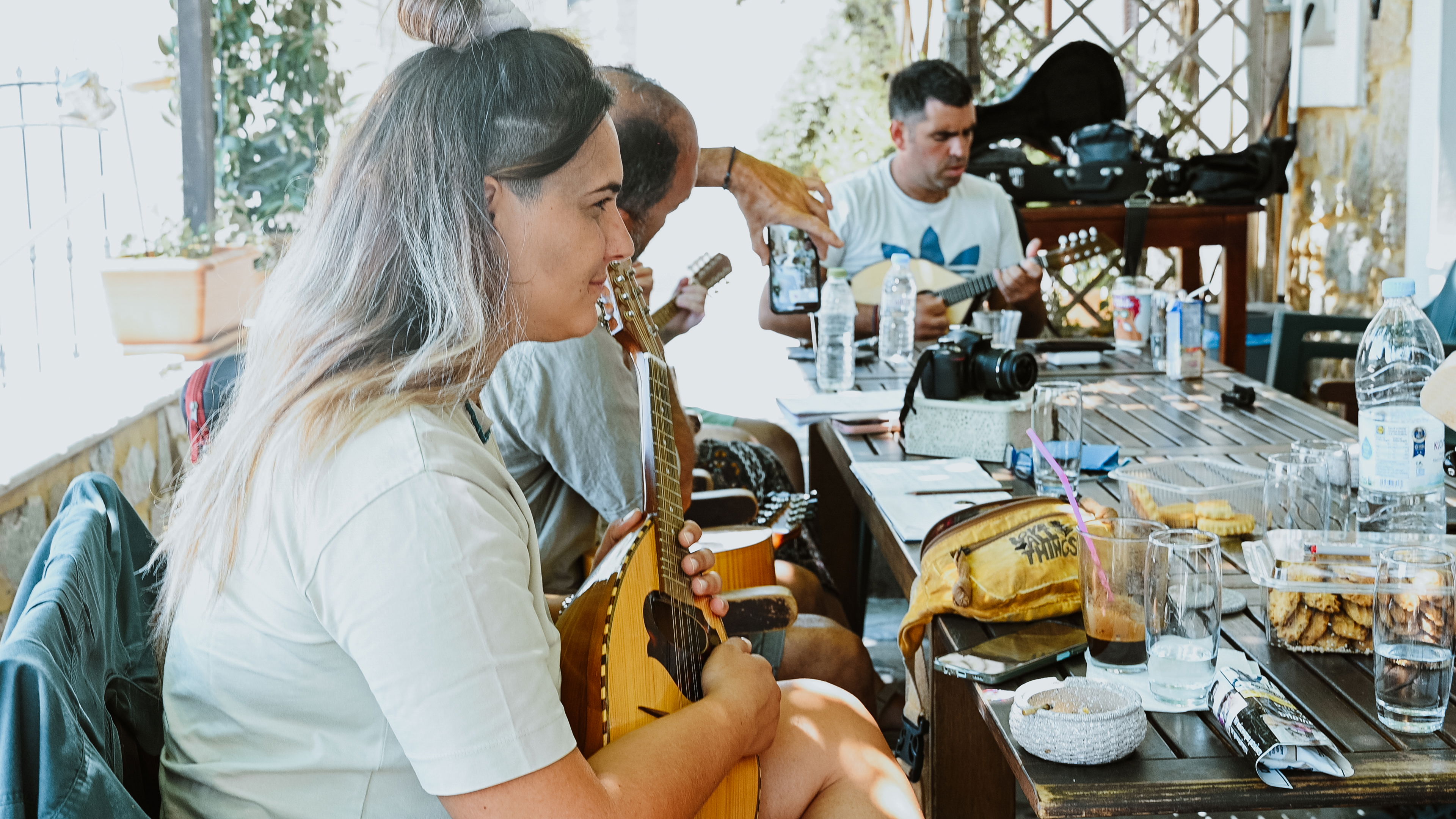 THE MANDOLIN IN CRETE