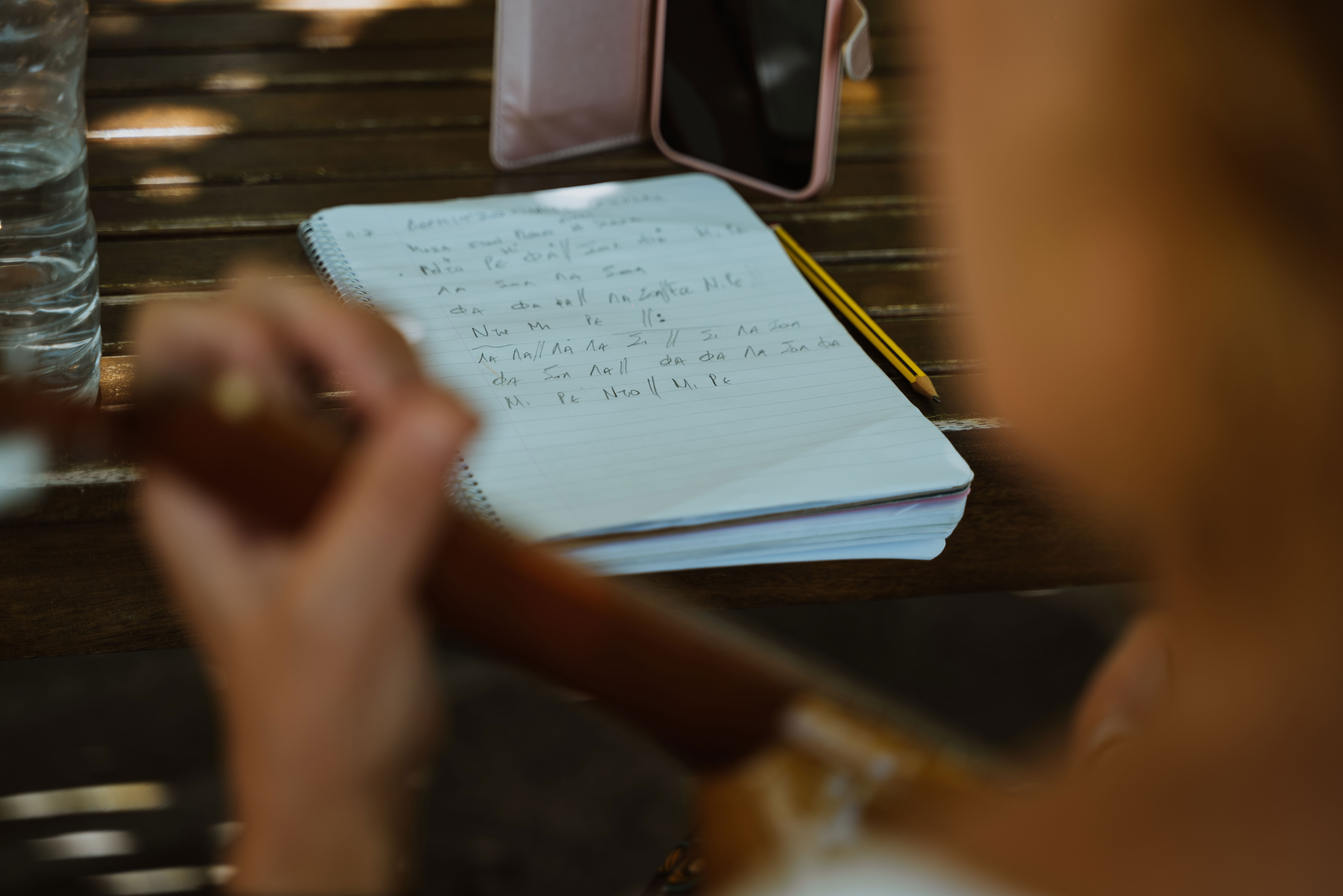 THE MANDOLIN IN CRETE