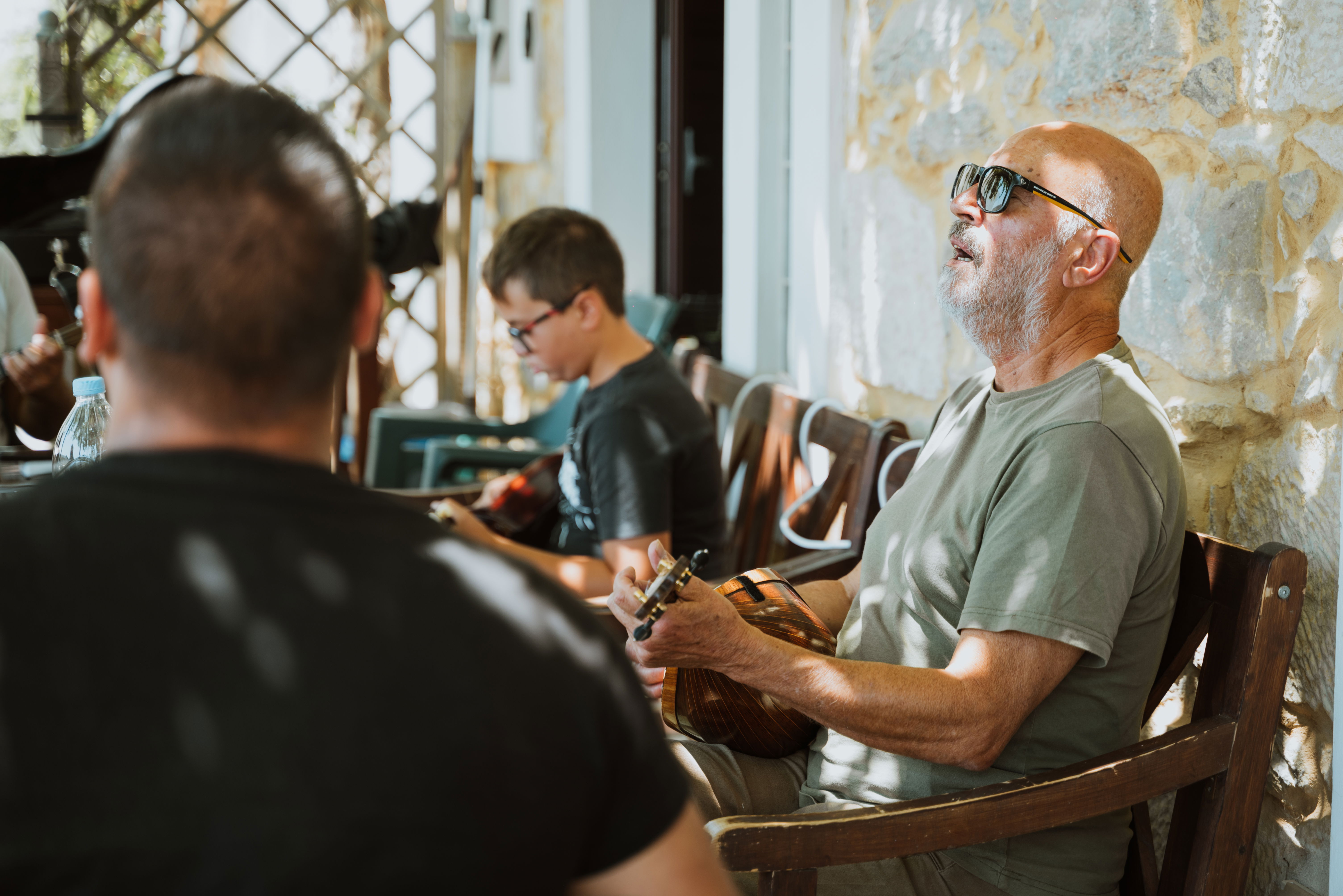 THE MANDOLIN IN CRETE