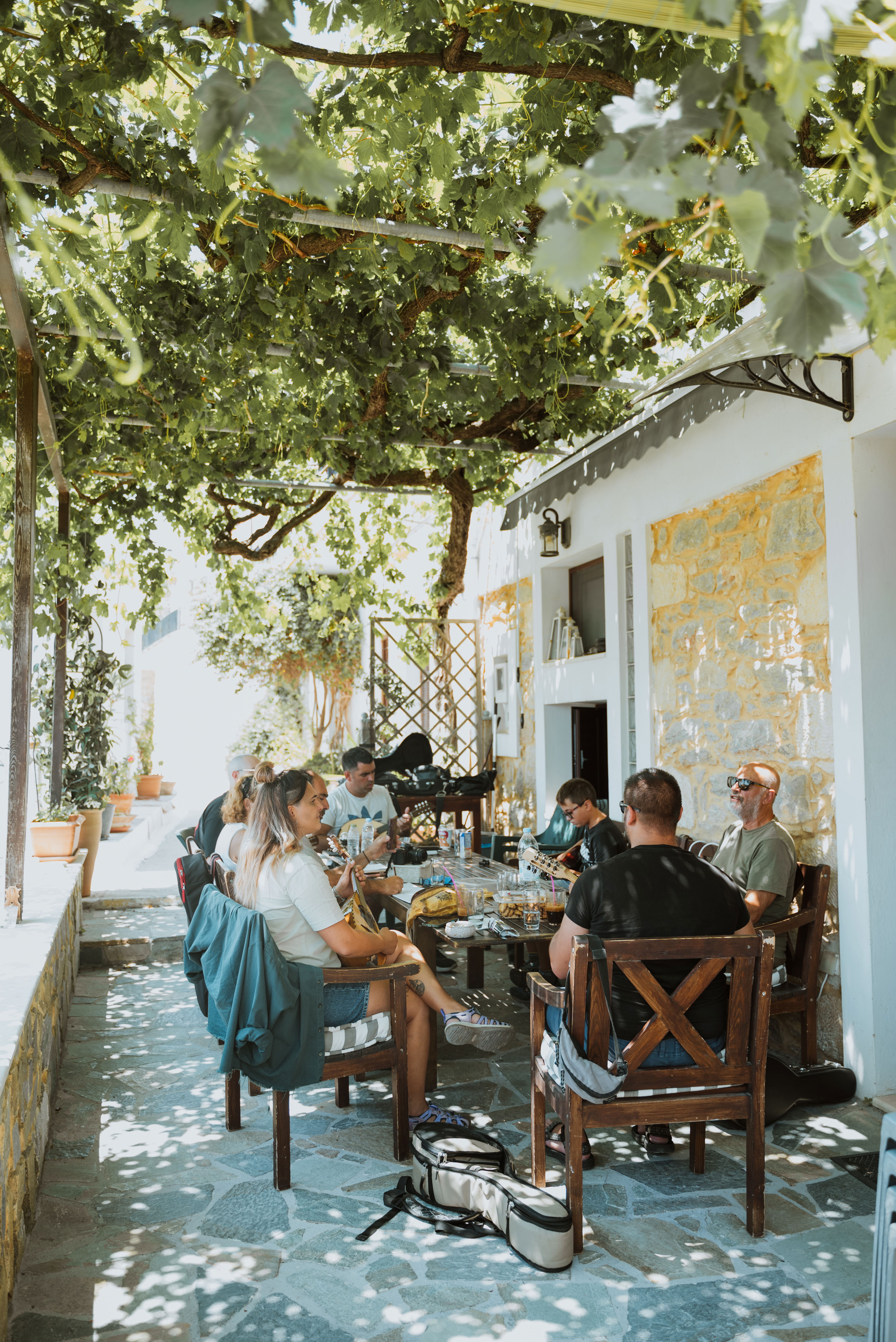 THE MANDOLIN IN CRETE