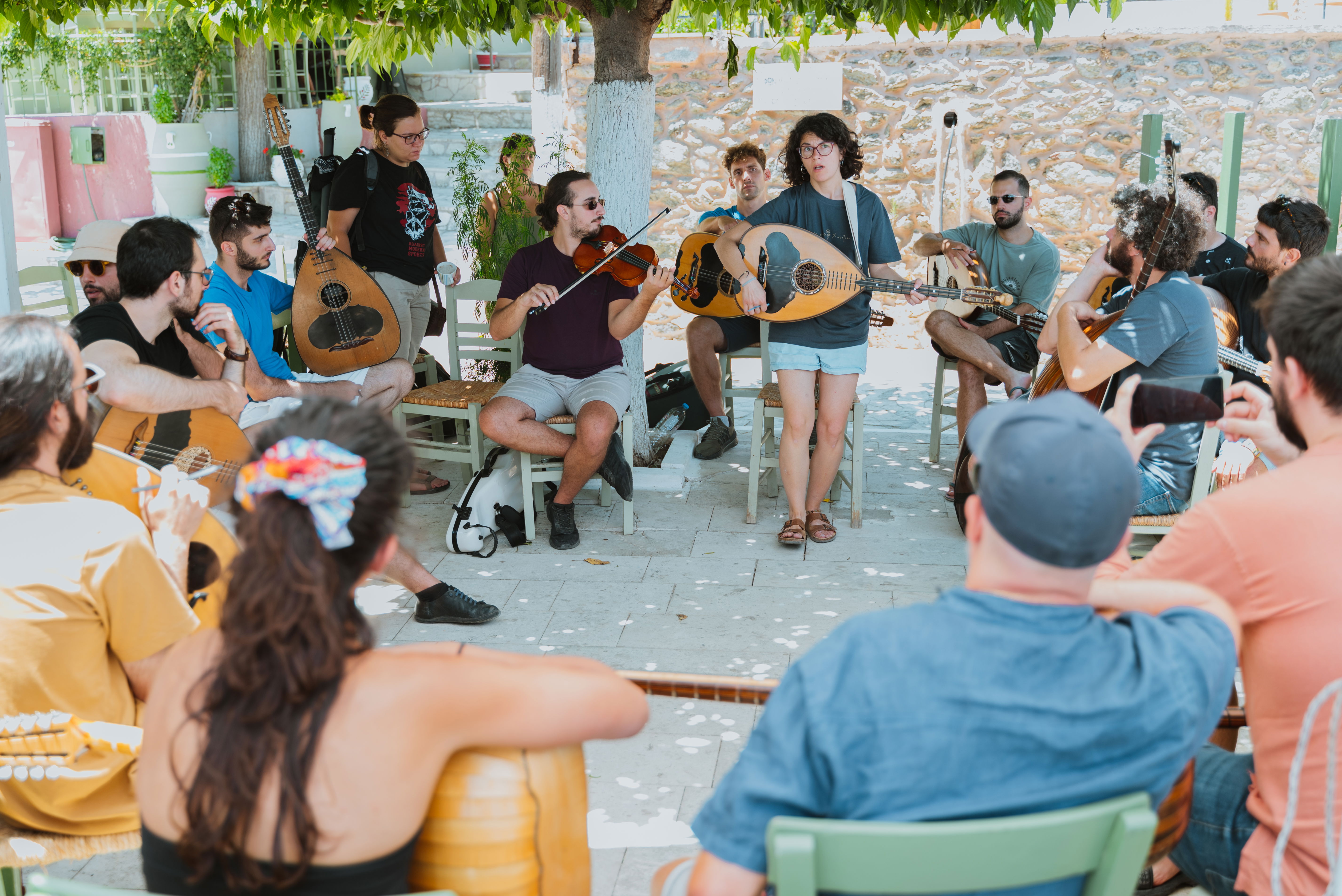 CRETAN LUTE: ROLE AND ADAPTABILITY