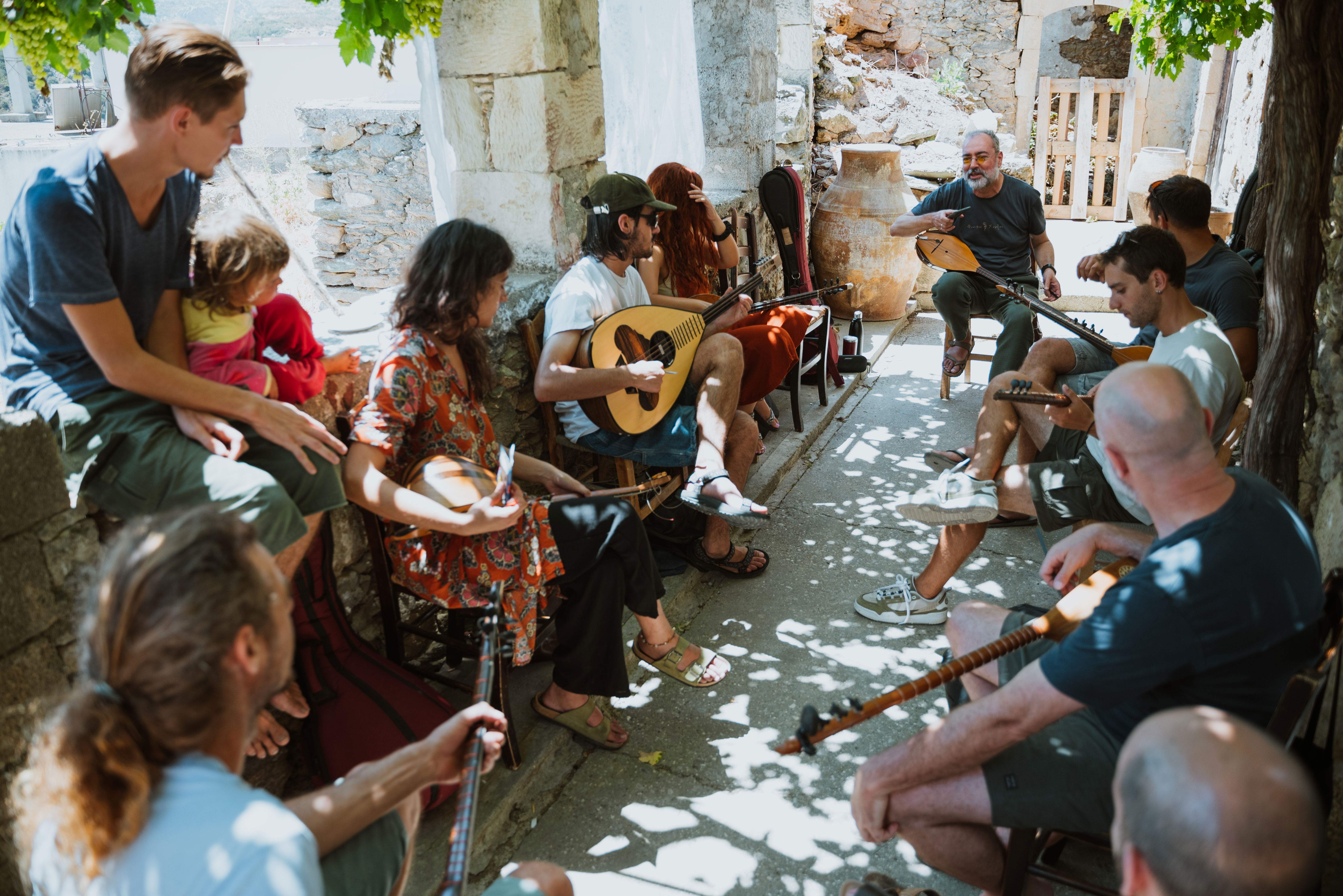 BULGARI IN THE REPERTORY OF CRETAN URBAN SONG