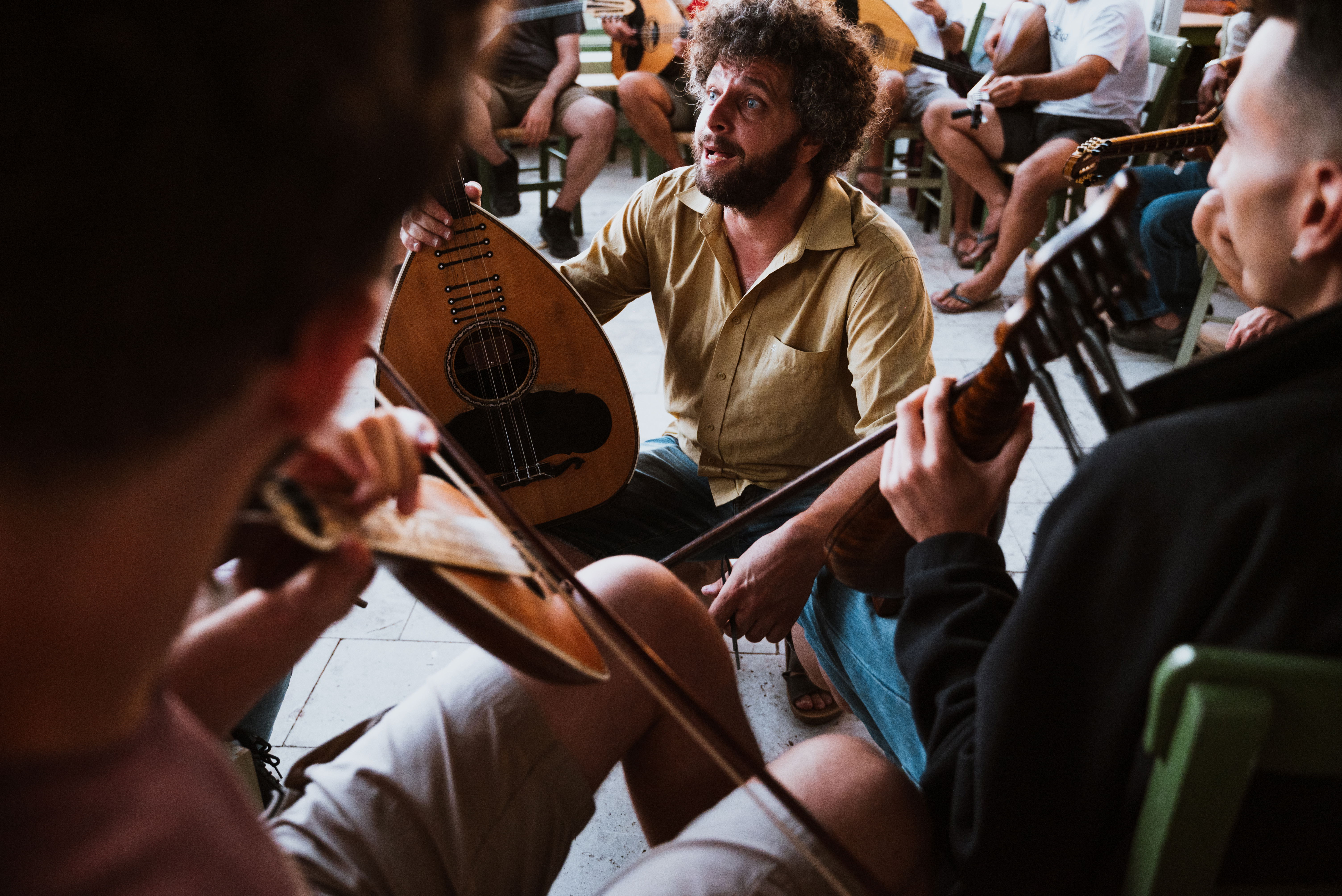 CRETAN LYRA: STUDY IN PRACTICE