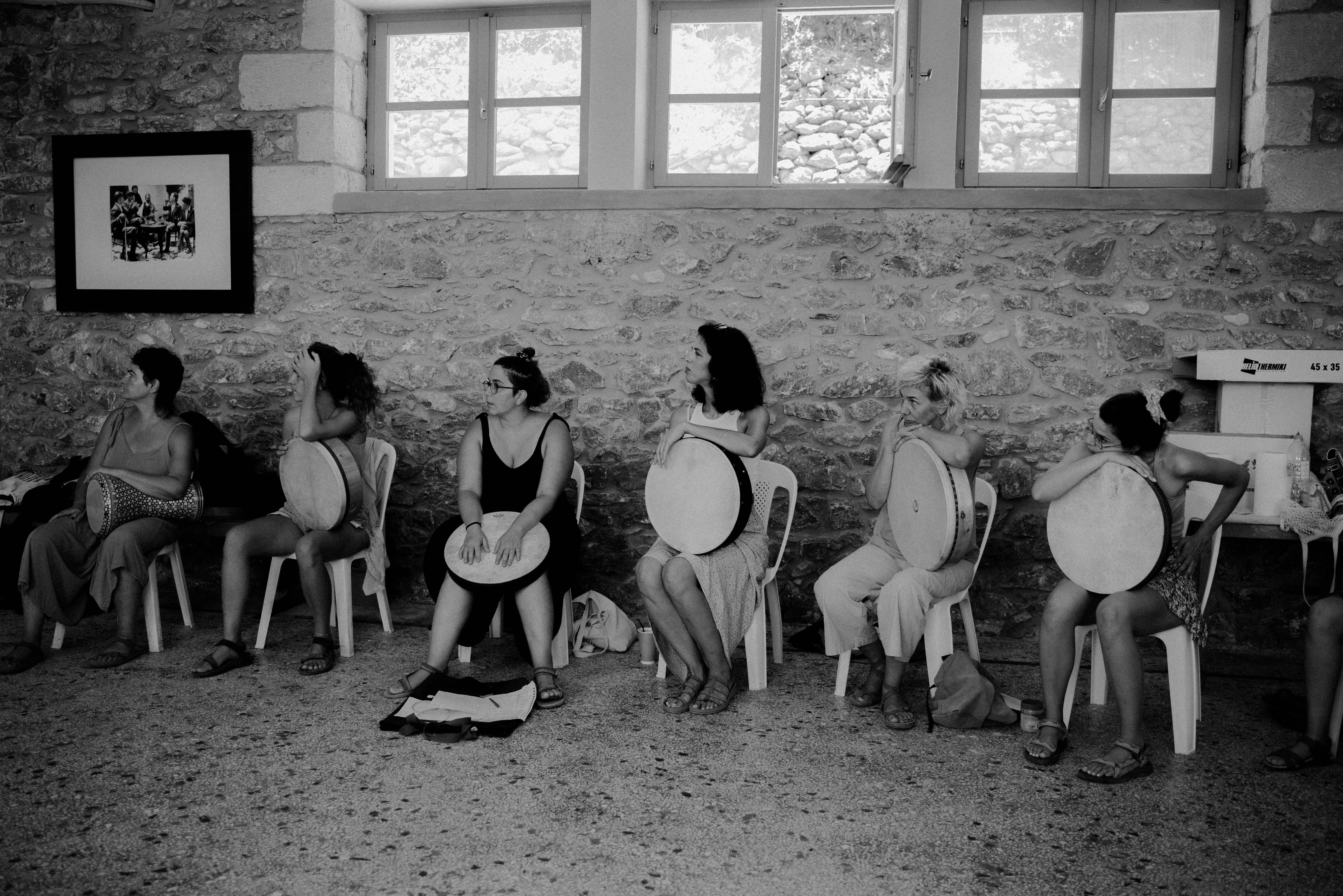 TRADITIONAL PERCUSSIONS IN THE MUSIC OF CRETE AND THE AEGEAN