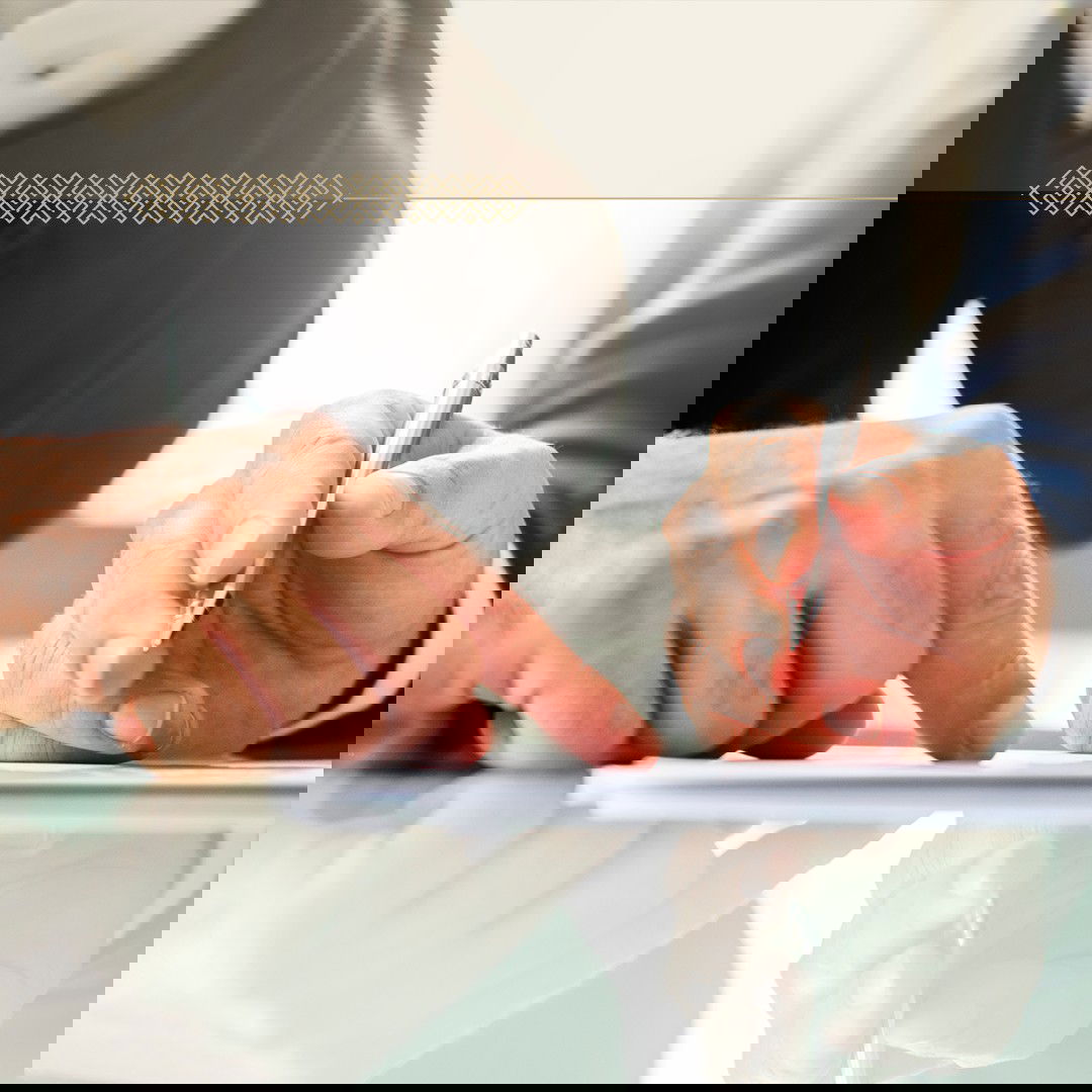 صياغة ومراجعة العقود والاتفاقيات