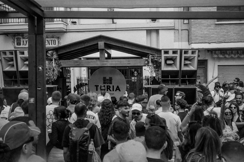 Shot with Ilford HP5 Plus 400 (35mm)