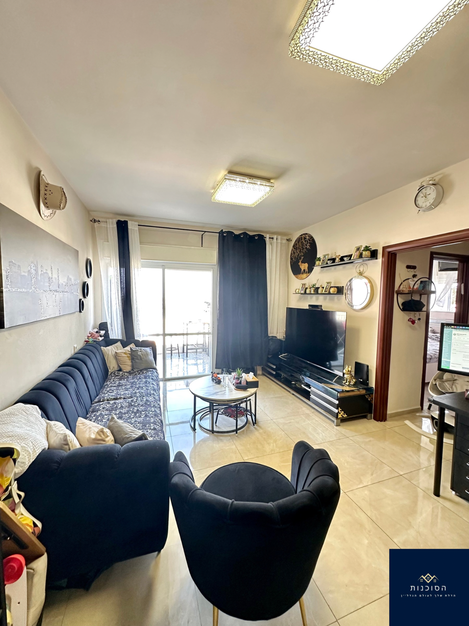 דירה מיוחדת, מצוינת למגורים / השקעה, בשטח של כ- 60 מ״ר , 3 חדרים  כולל ממ״ד ומרפסת. לדירה חנייה פרטית בטאבו  ומחסן.  ממוקמת בקומה 3 עם מעלית, עברה שיפוץ מקיף. בקרבת הטכניון / המכללה לחינוך