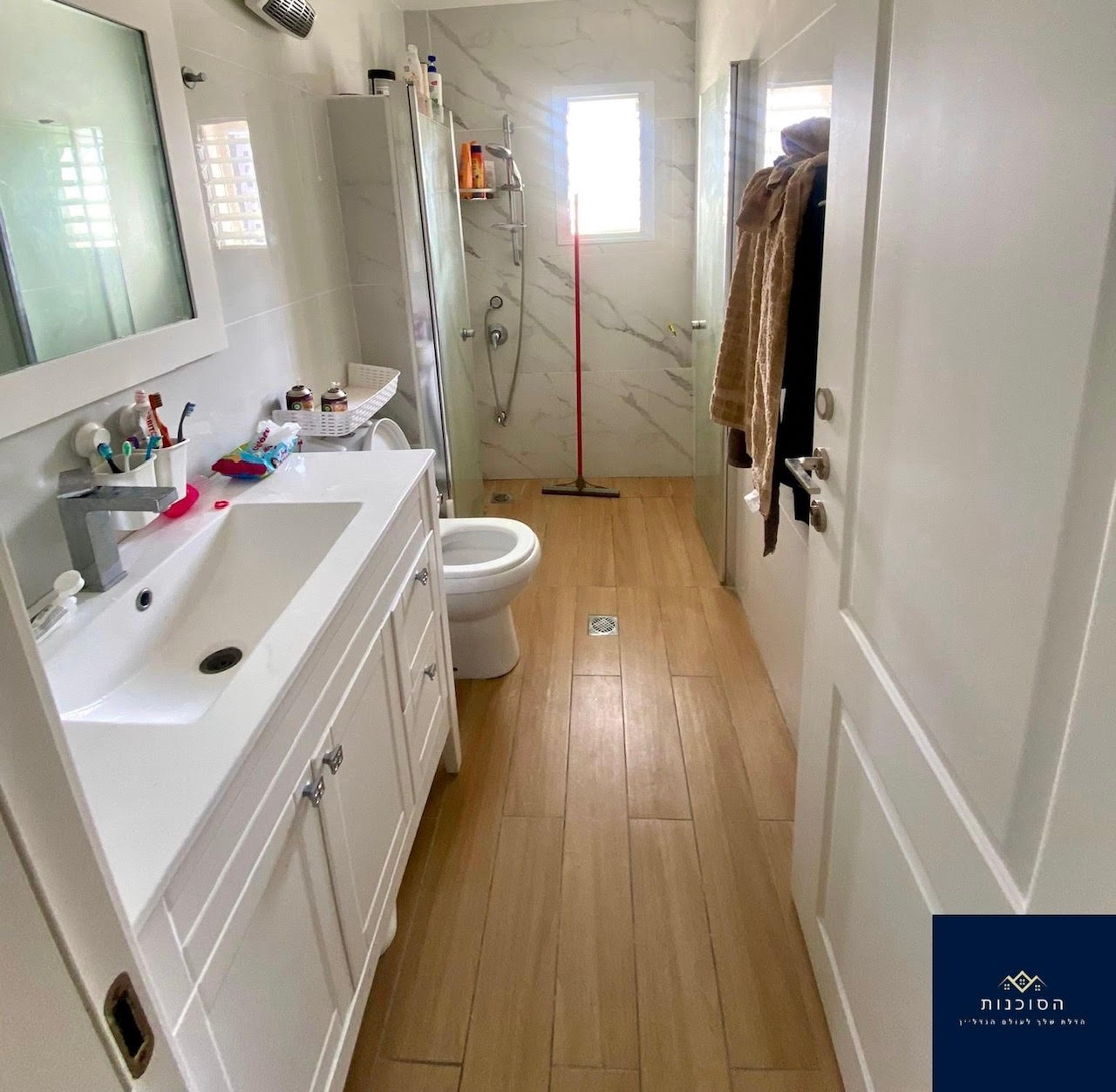 למכירה!!!   נהריה , רח׳ החלוץ, דירת גג ענקית