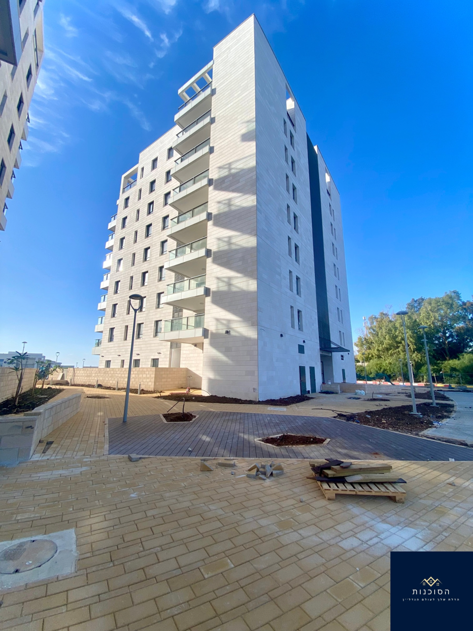 🏡 למכירה - דירה יוקרתית בעיצוב מודרני בשכונת אכזיב האיכותית!  