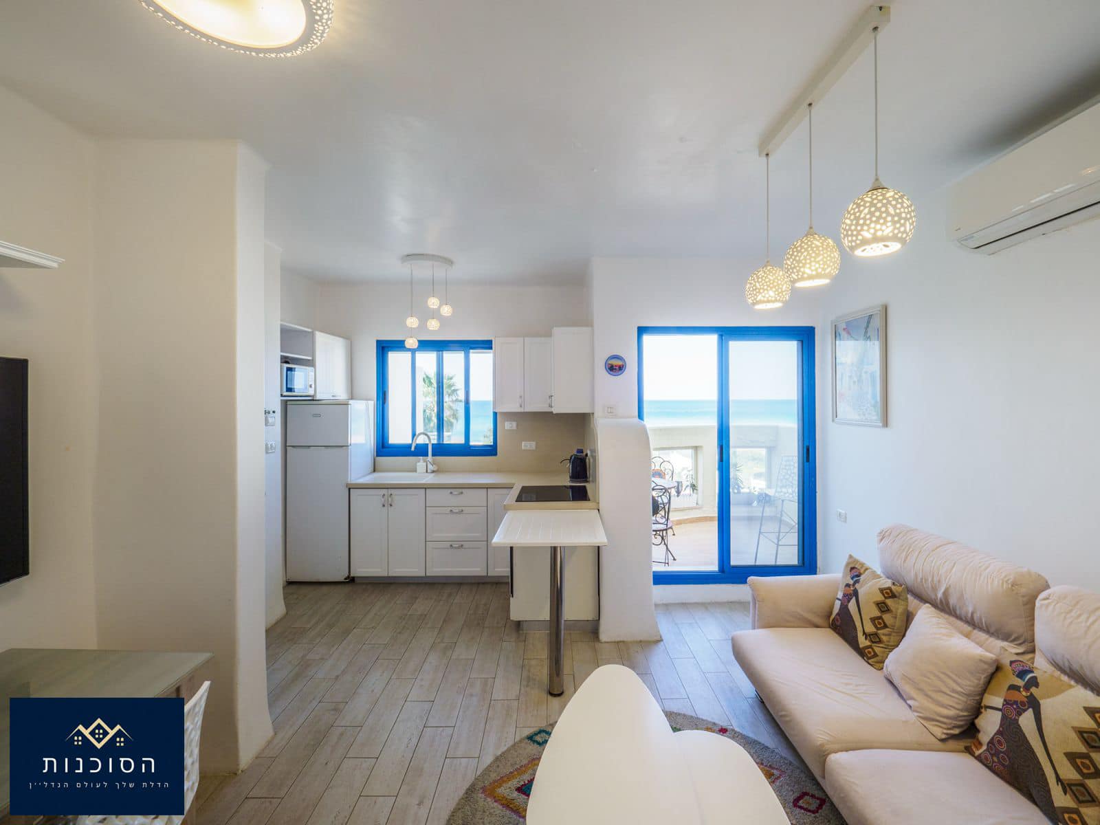 דירת נופש יוונית על קו החוף! 🌊✨