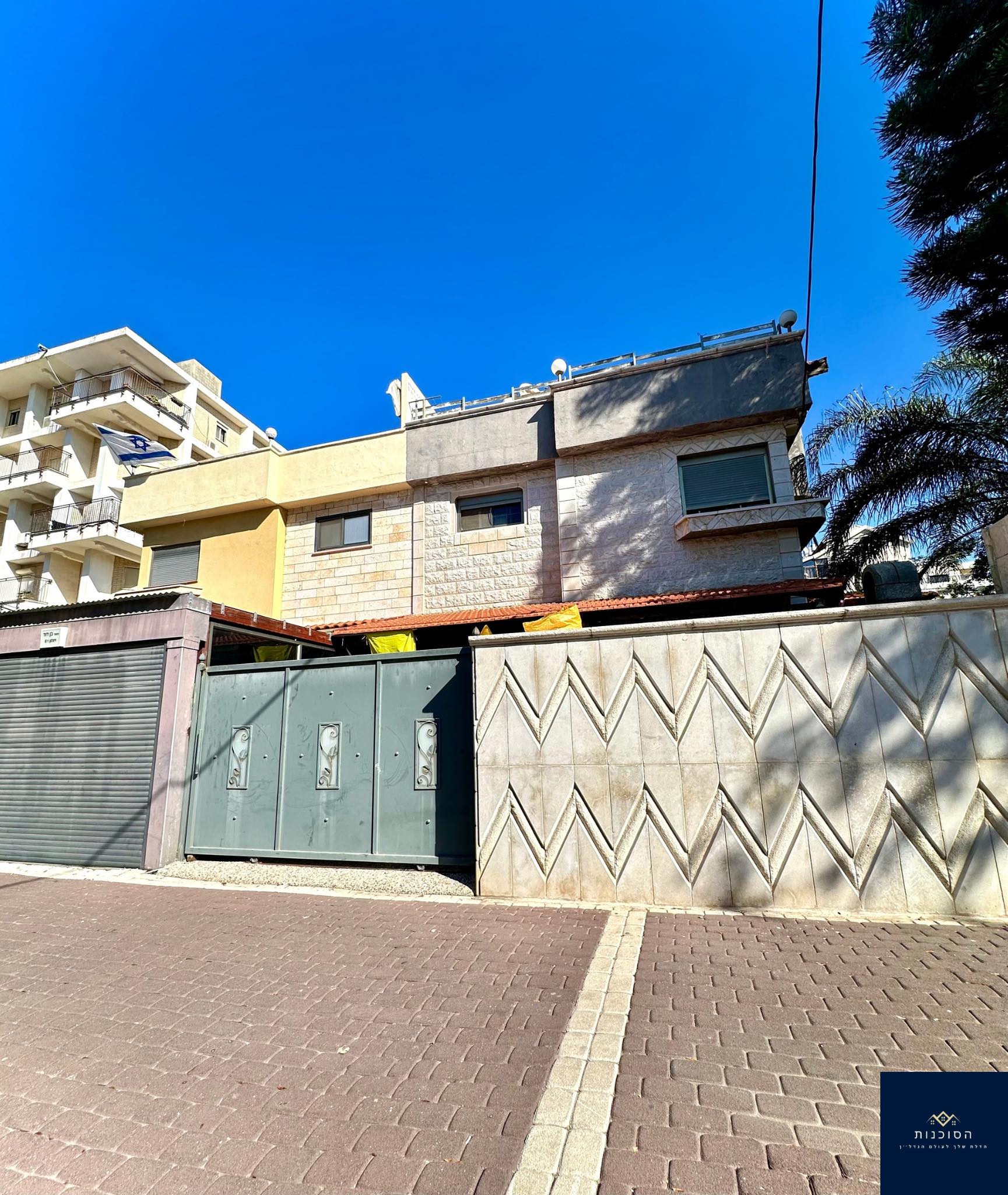 וילה דו-משפחתית ברחוב ויצמן המרכזי – בלב העיר, קרוב לכל מה שחשוב!