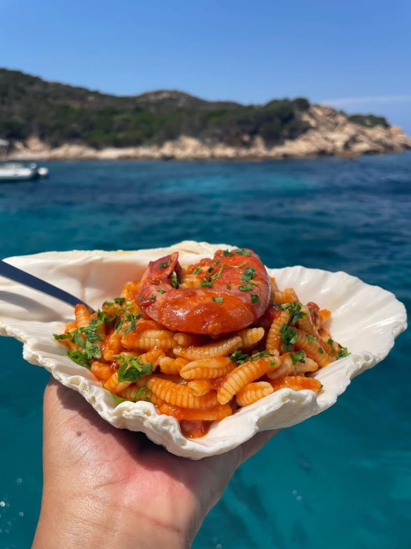 A bordo: aperitivo... pranzo e tanto altro...