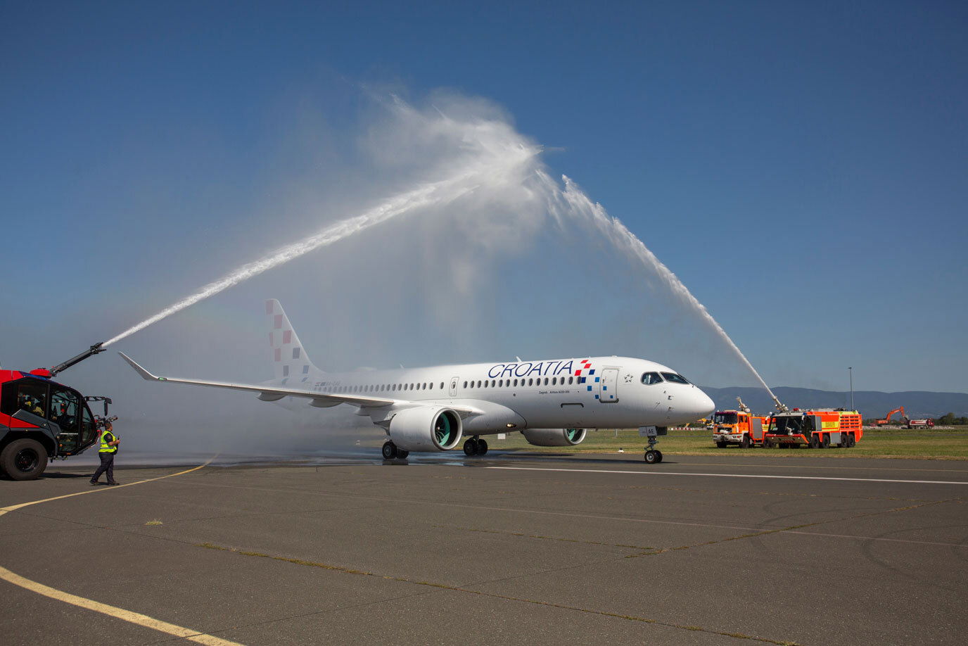 CROATIA AIRLINES RECIBE EN ZAGREB SU PRIMER A220-300