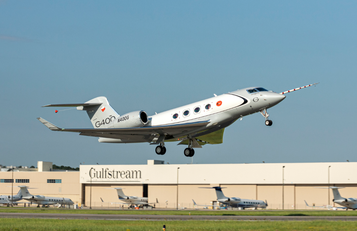 PRIMER VUELO DEL NUEVO MIEMBRO DE LA FAMILIA GULFSTREAM, EL G400