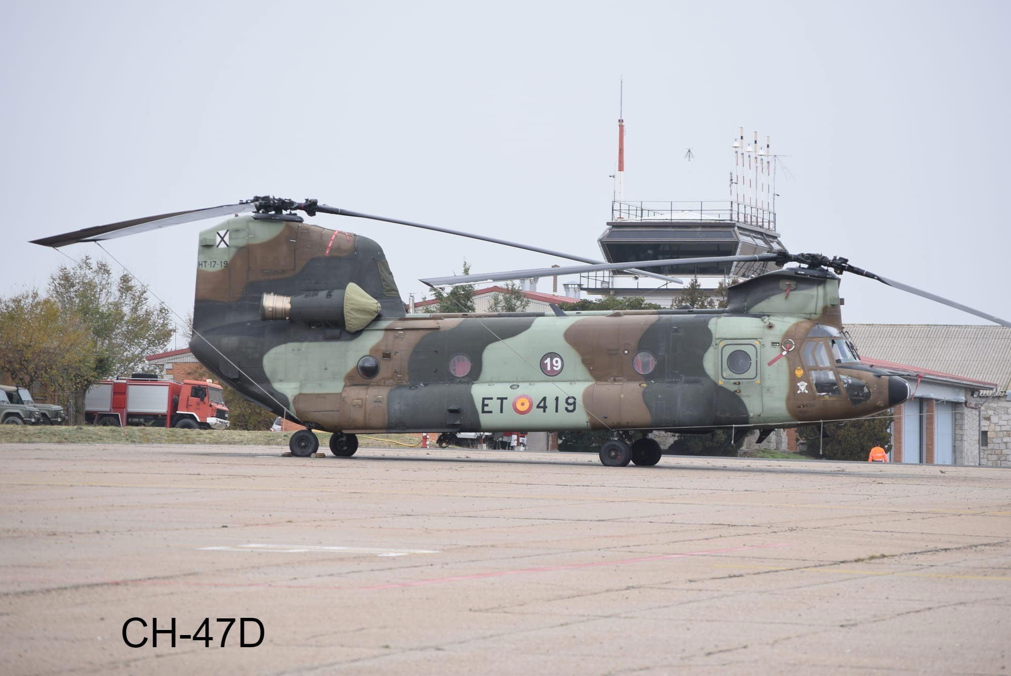 ENTREGA DEL ÚLTIMO CH-47F A LAS FUERZAS AEROMOVILES DEL EJERCITO DE TIERRA (FAMET).