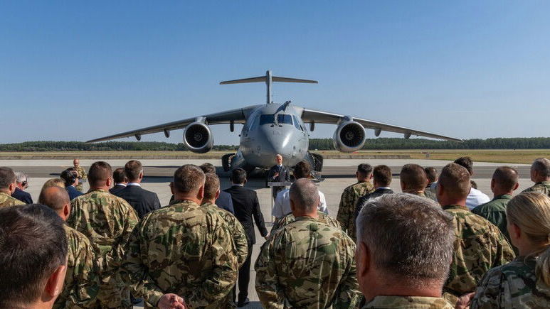 EMBRAER ENTREGA EL PRIMER C-390 MILLENIUM A LA FUERZA AÉREA HÚNGARA