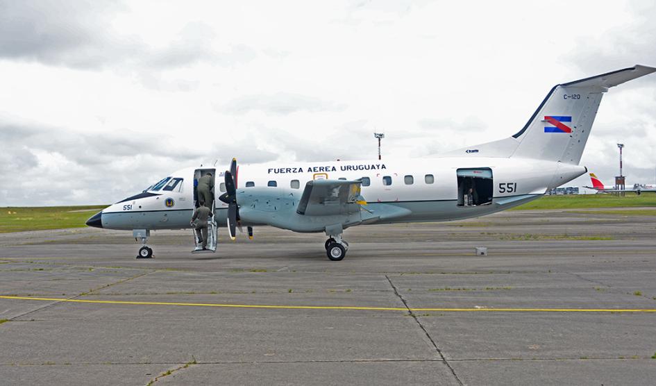 FUERZA AÉREA DE URUGUAY ADQUIERE UN EMBRAER C-120 BRASILIA.