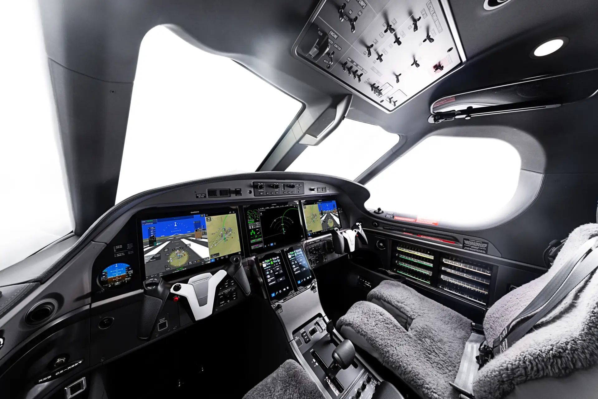 PRESENTACIÓN DE LA NUEVA PILATUS PC-12 PRO.