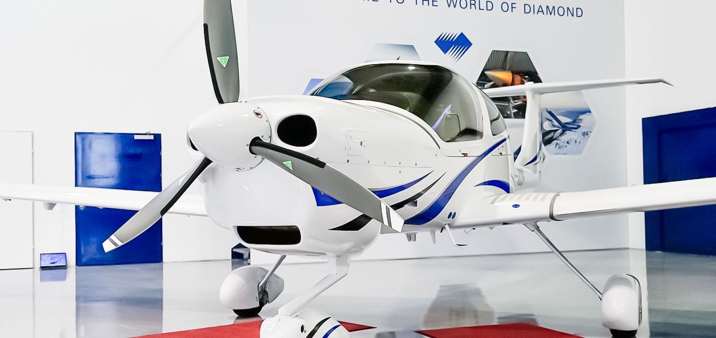DIAMOND SIRVE SU PRIMER AVIÓN EN CROACIA TRAS 15 AÑOS DE LA PRIMERA ENTREGA.