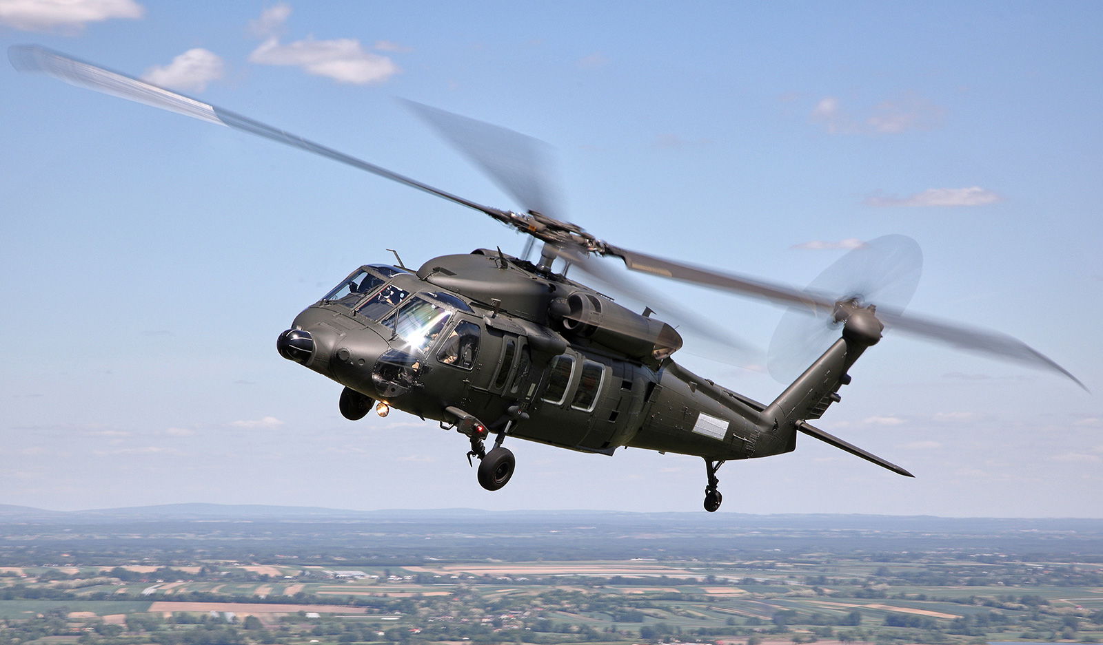 LOCKHEED MARTIN CONTINÚA APOYANDO A LA FUERZA AÉREA FILIPINA CON LA ENTREGA DE 5 HELICÓPTEROS BLACK HAWK.