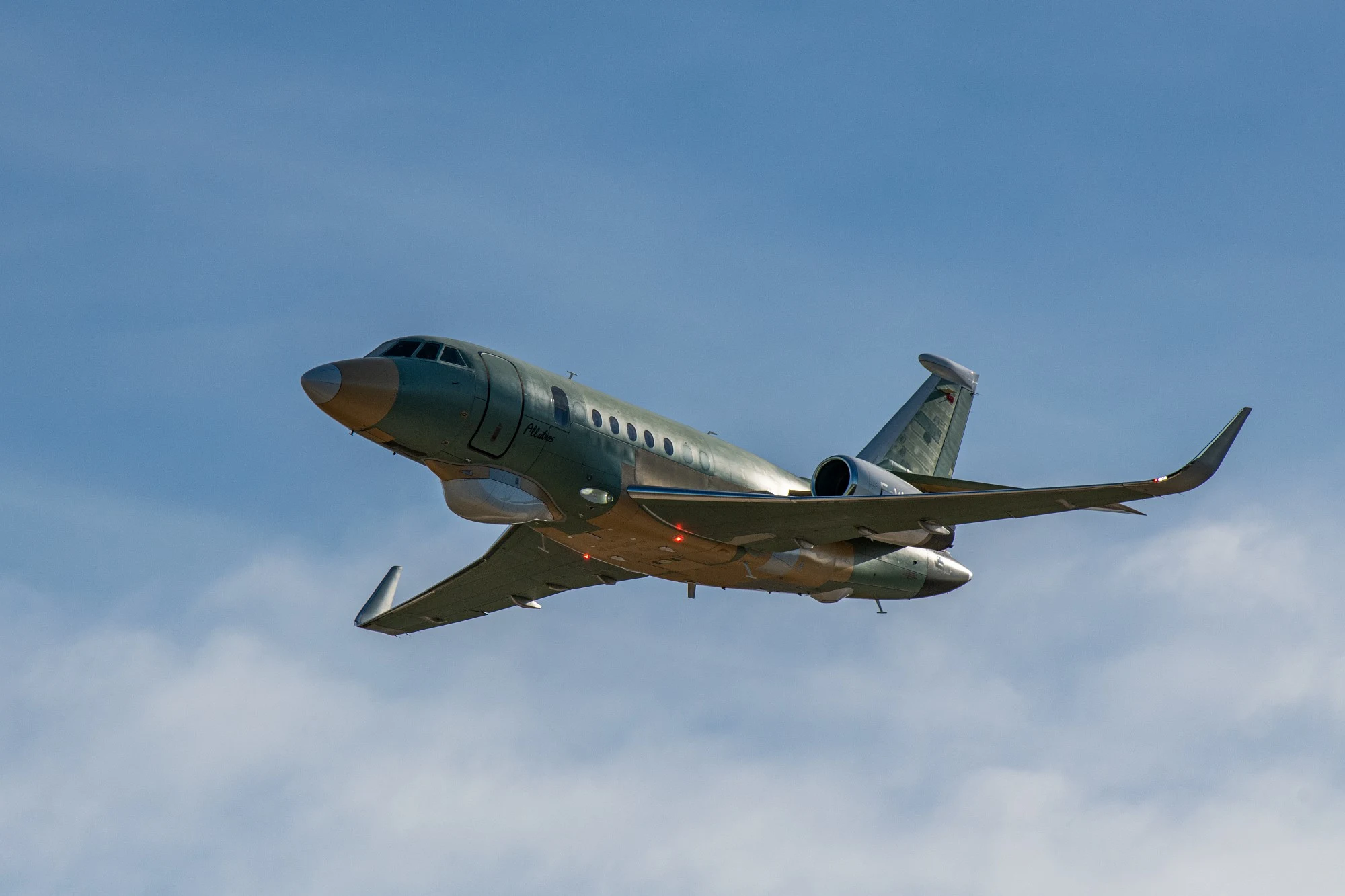 Francia realiza un nuevo pedido de Falcon Albatros
