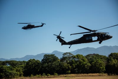 US Marines Test “Airborne Mothership” Concept Using Helicopters to Command FPV Drones
