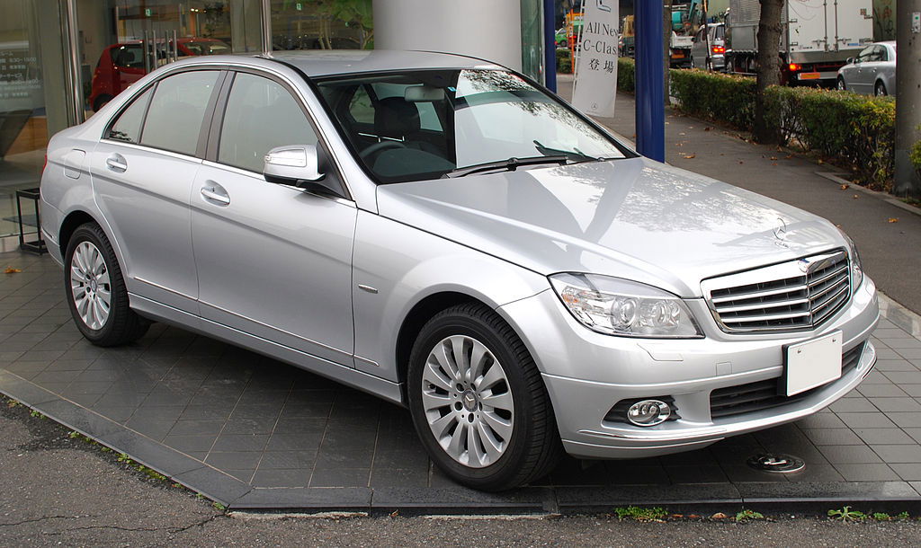 2008 Mercedes-Benz_W204_C200 