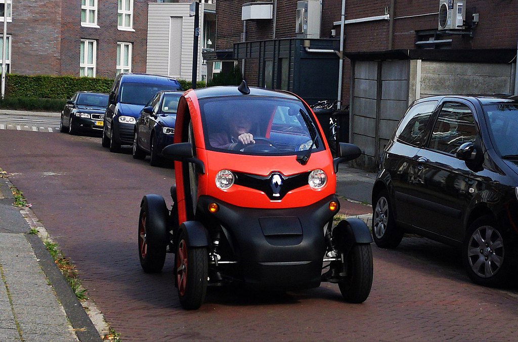 The cheapest EV money can buy, Renault_Twizy crash71100 via Wikimedia.