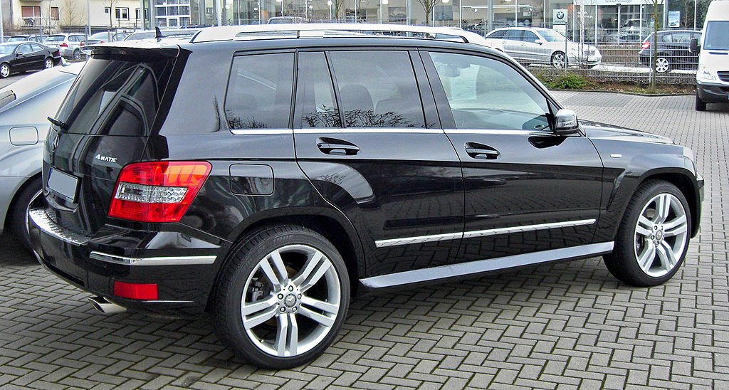 Mercedes_GLK_350_4-Matic rear, production years, M 93 via Wikimedia.