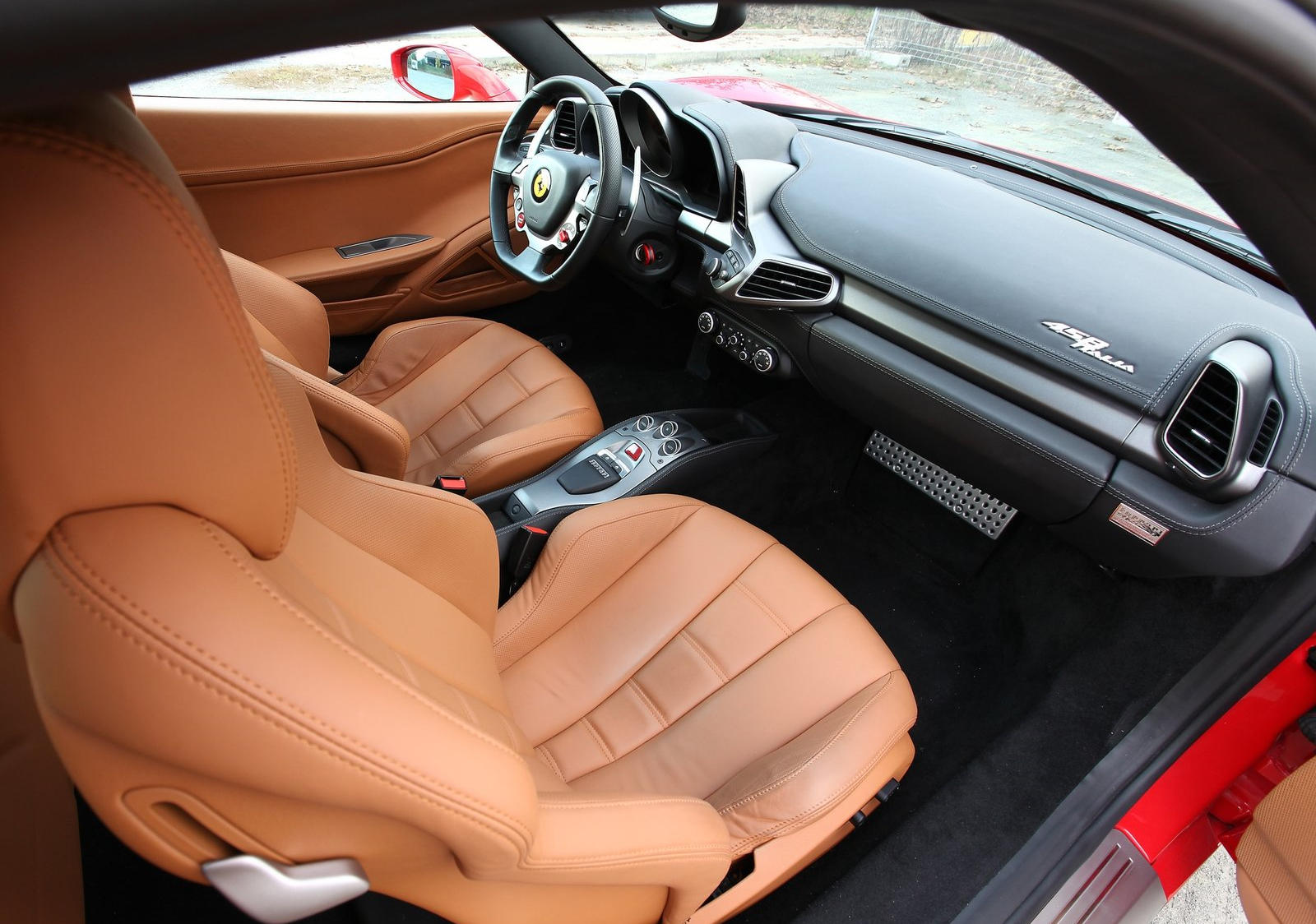 Ferrari-458-italia interior Via CarBuzz.